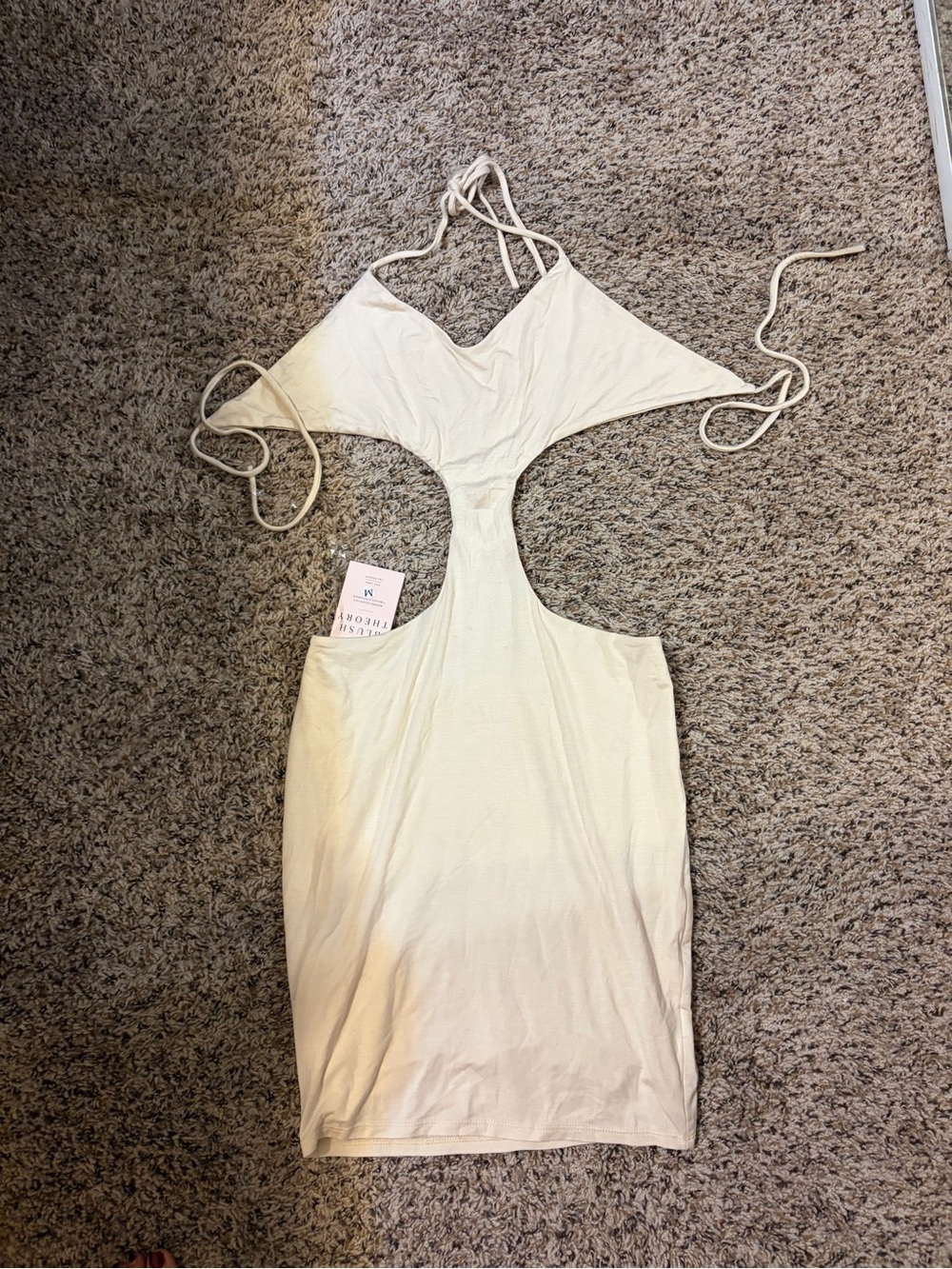 Blush Theory dress in Cream Size Medium NWT